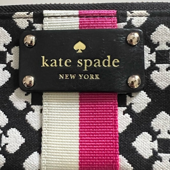 Kate Spade Wristlet Wallet Very Cute - Picture 2 of 14
